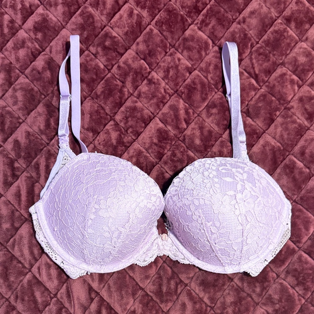 Victoria’s Secret Bombshell Lace Push-Up Bra in Light Lavender